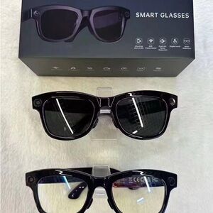 Black Smart Glasses